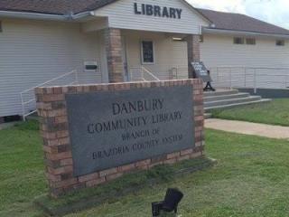 picture of the Danbury Community Library